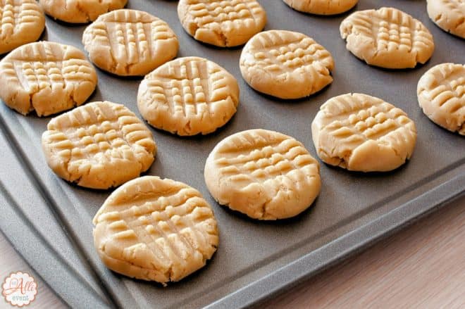 Holiday Cookies - Miracle Peanut Butter Cookies