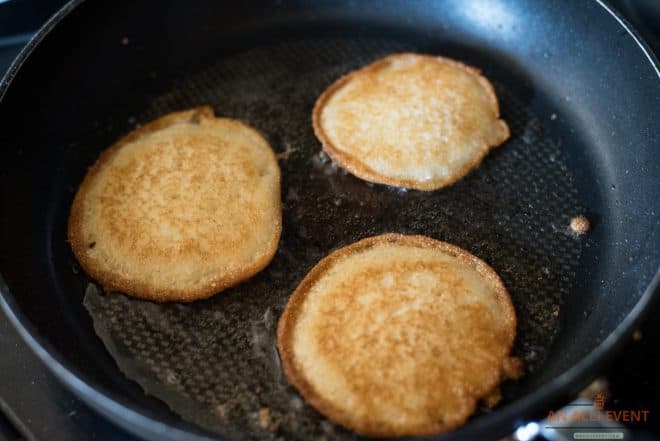 frying hoecakes in a pan