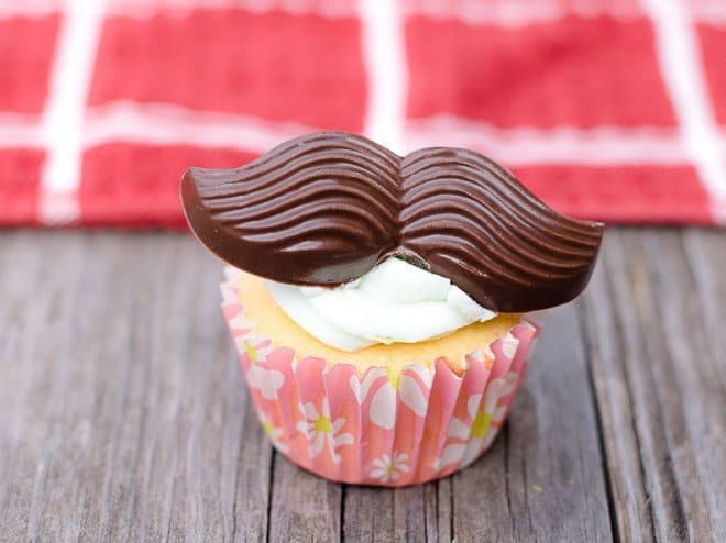 Cupcakes with Mustaches