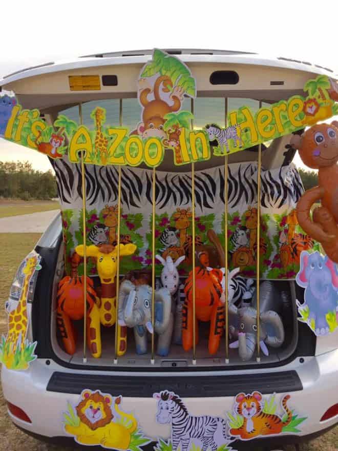 It's a Zoo In Here - trunk or treat ideas