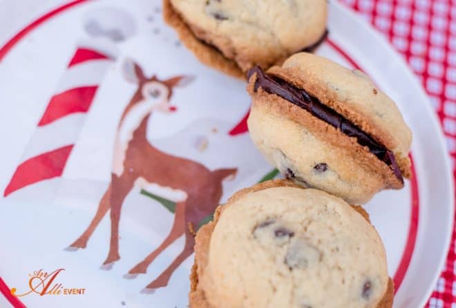 Holiday Cookies - Chocolate Chip Cookies