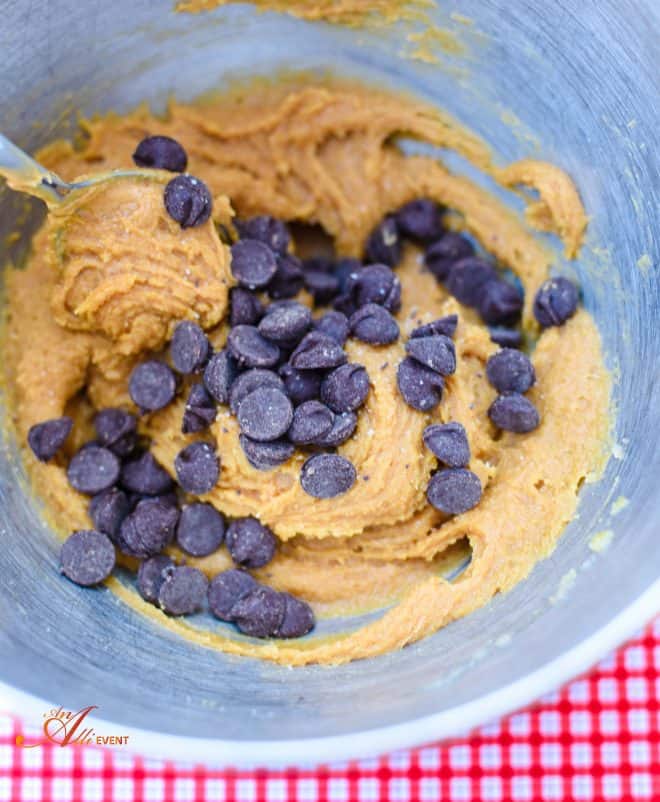 Chocolate Chip Peanut Butter Cookies