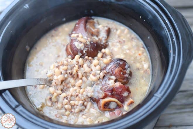 Black Eyed Peas in the Slow Cooker