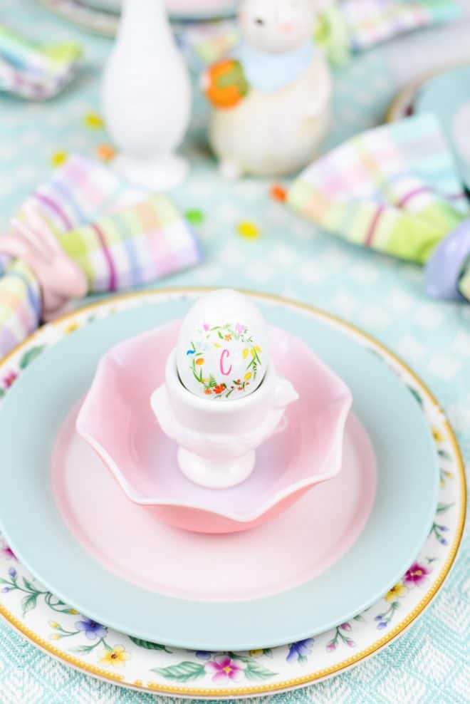 Easy Pastel Spring Tablescape