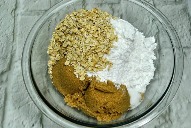 Rolled Oats and Vanilla combined to make dip