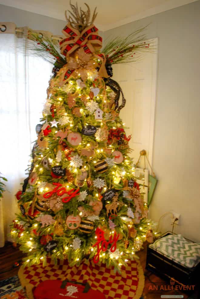 Holly's Tree - Beautiful Christmas Tree Decoration Ideas