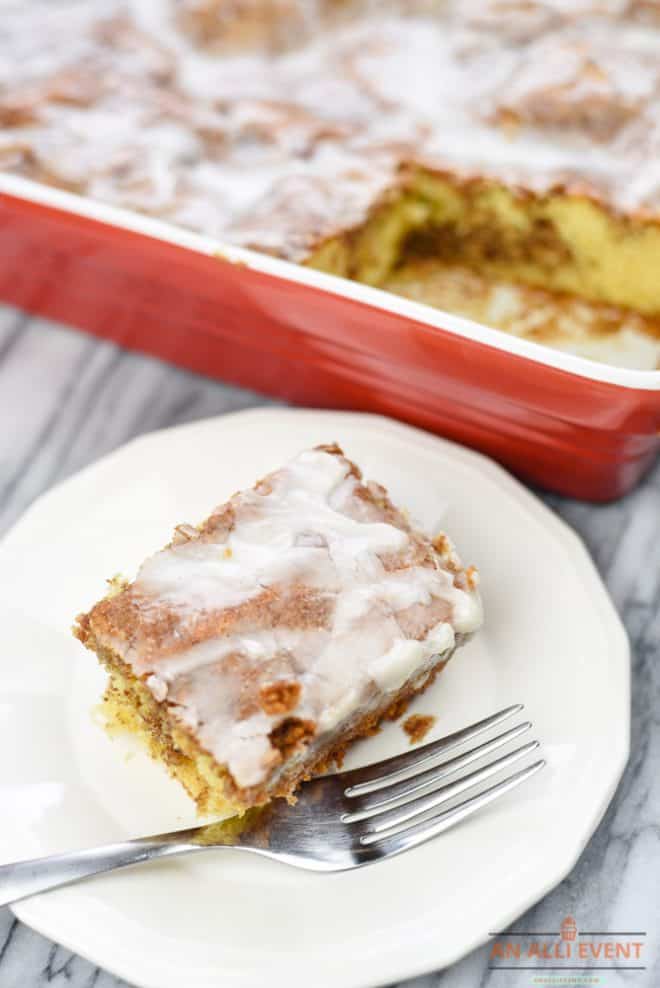 How to Make a Honey Bun Cake