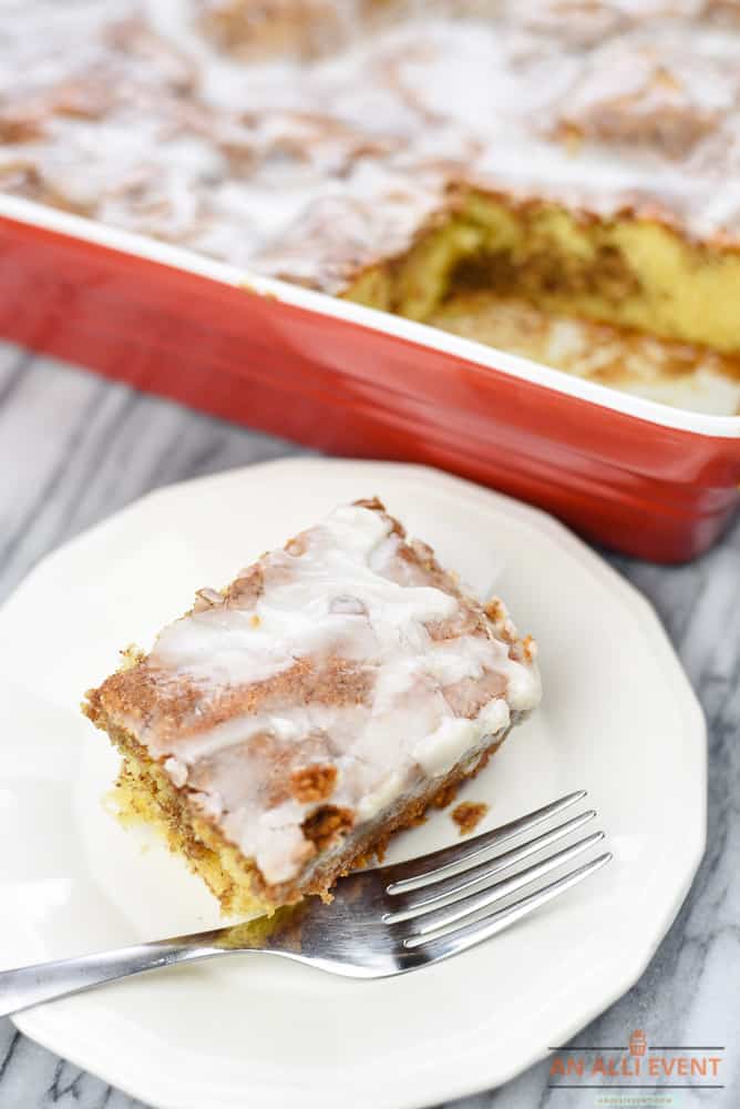 How to Make a Honey Bun Cake