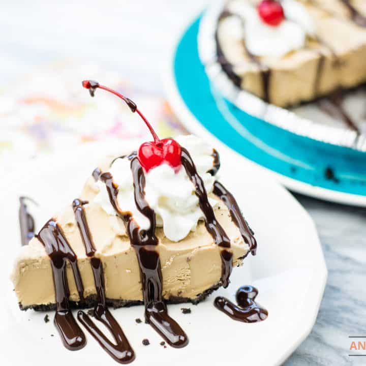 Coffee Ice Cream Pie With Chocolate Drizzle