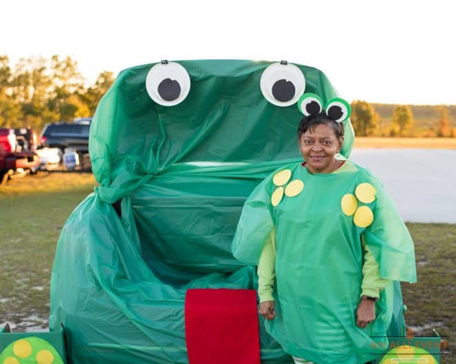 Green-Frog-Trunk