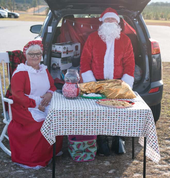 Santa and Mrs. Claus trunk or treat ideas